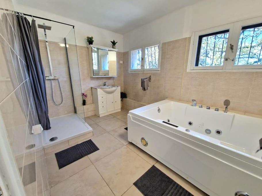 Villa Marseille Dans Les Hauteurs Extérieur photo